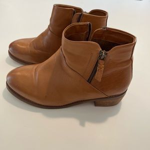 SoftWalk Roselle Ankle Boot 🤎